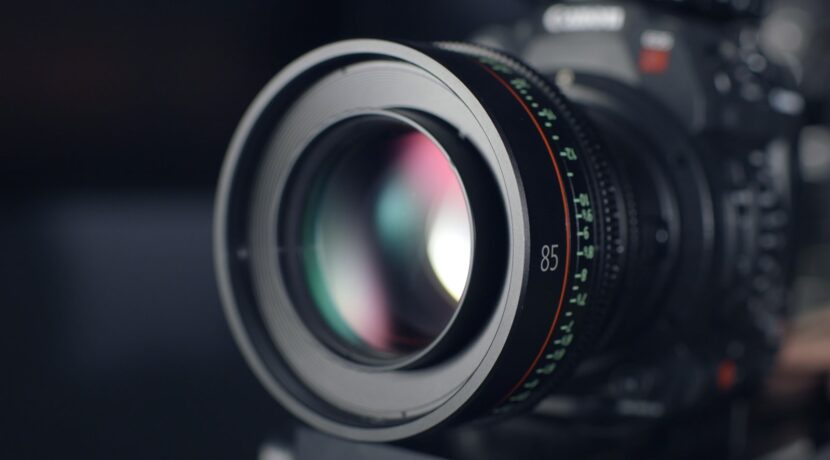 black DSLR camera