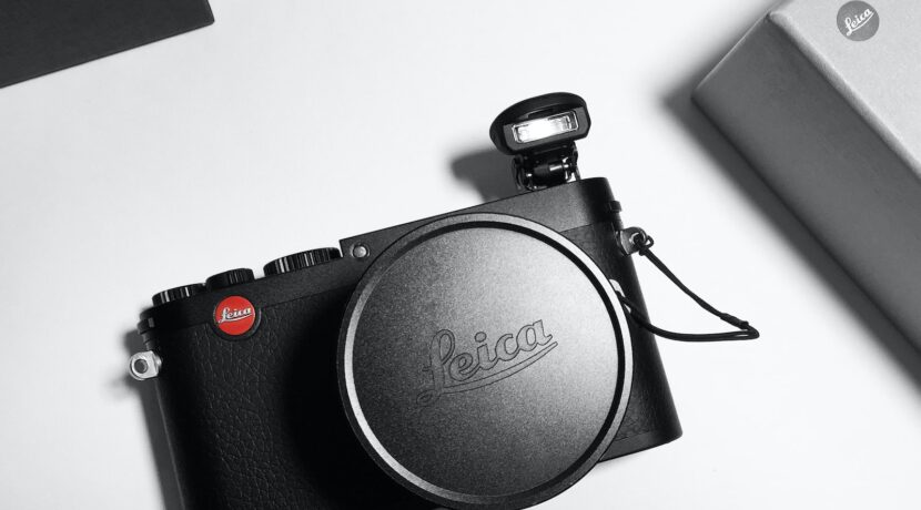 black Leica camera