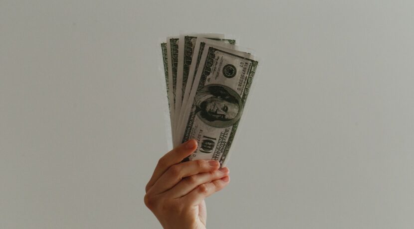 100 US dollar banknote