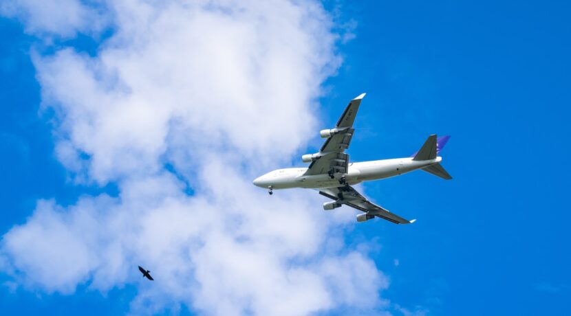 white airliner